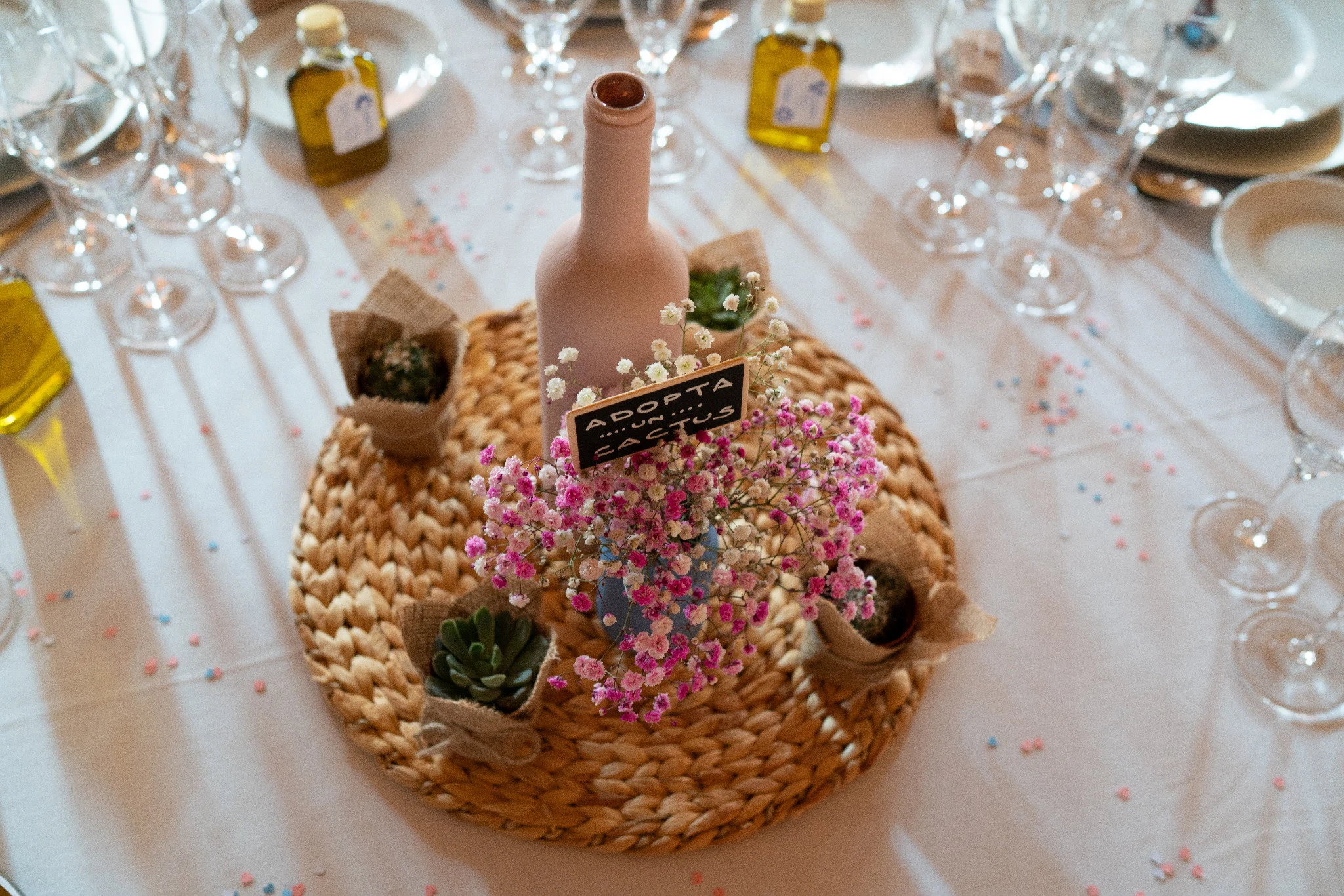 Decoración mesa boda en Aldea Santillana, Madrid.