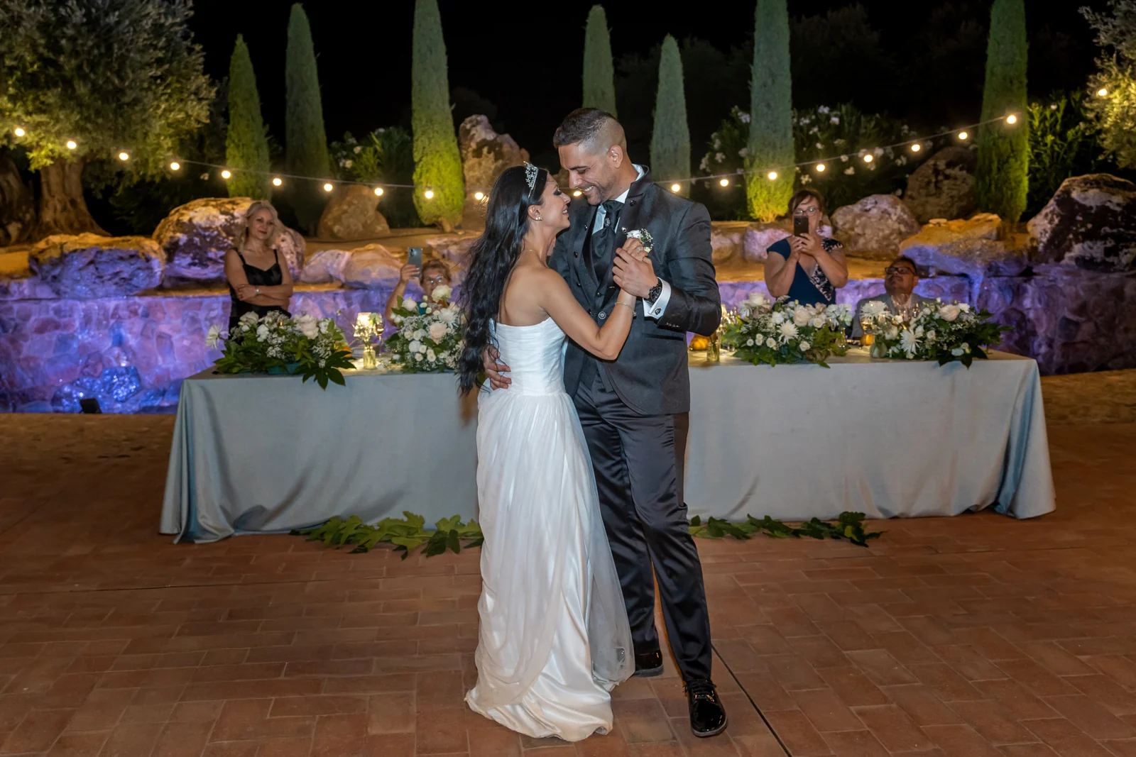 Primer baile de los novios al aire libre en Guadamur