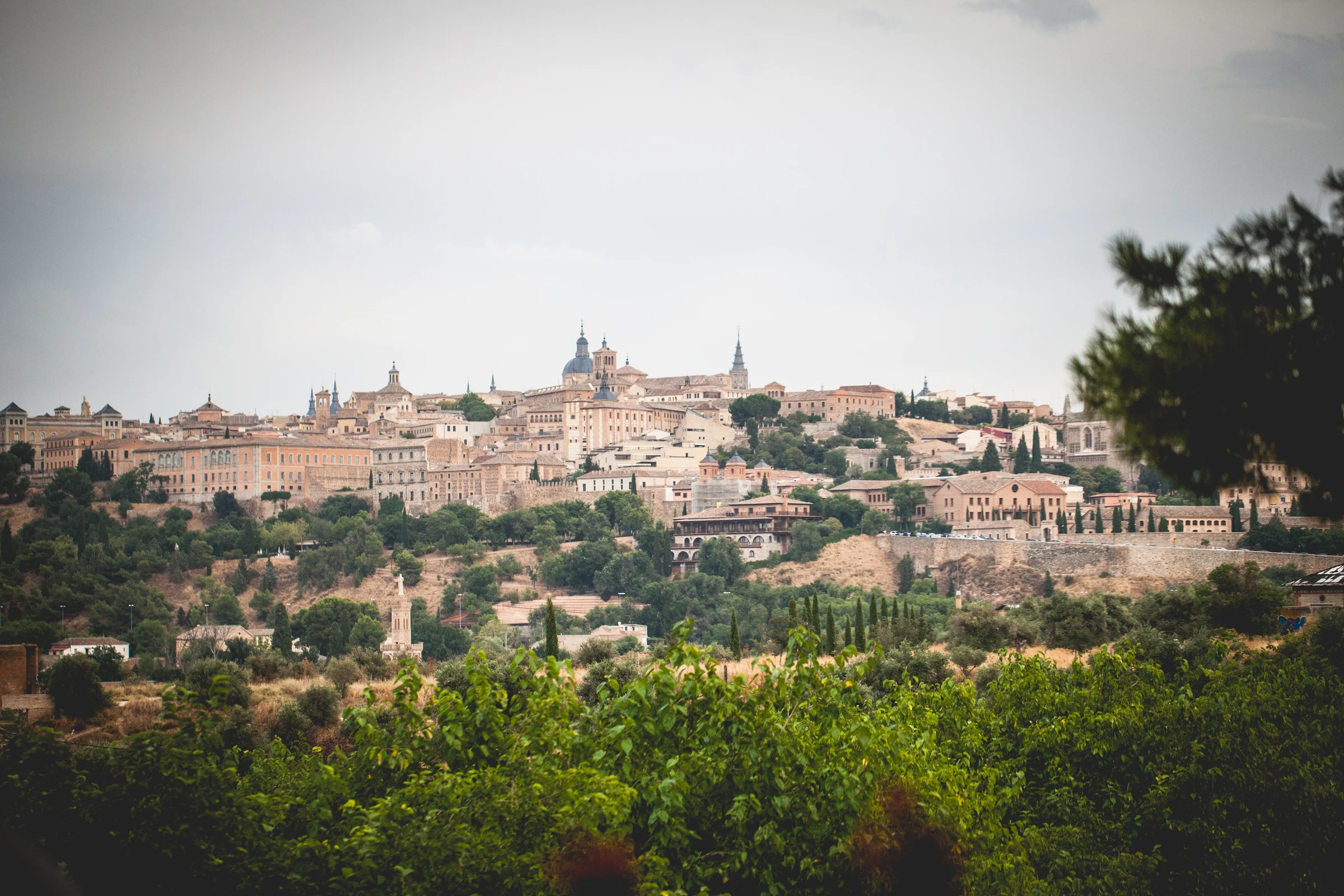 Panorámica de Toledo desde los alrededores del Cigarral del Ángel Custodio.