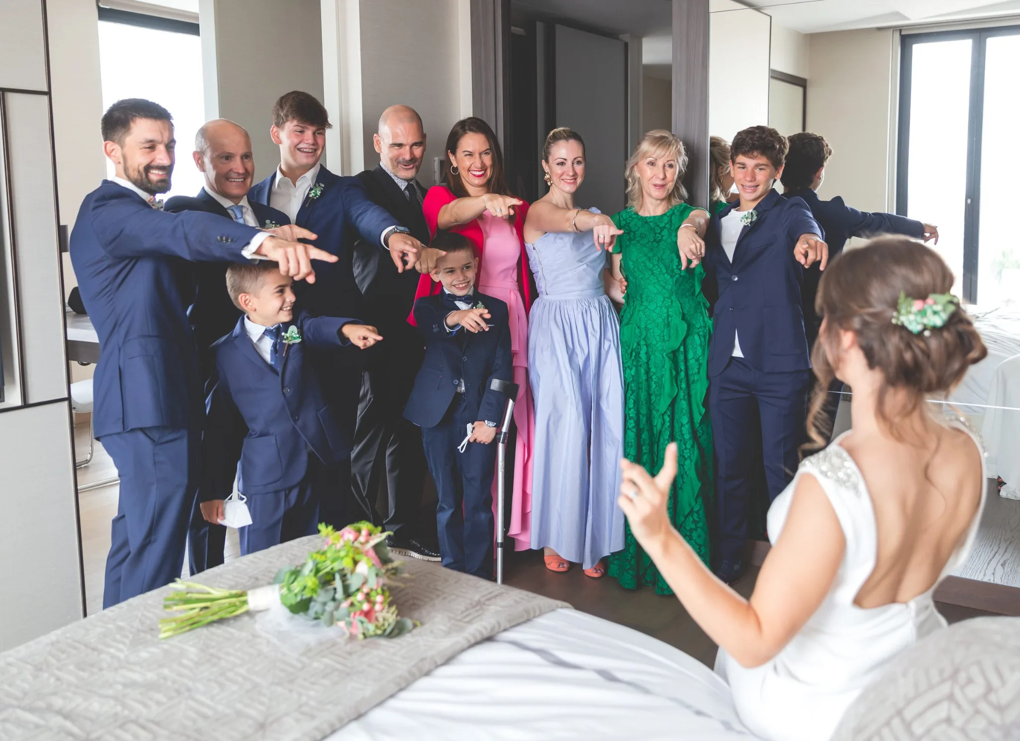 Familia de la novia durante los preparativos durante una boda en Valquijancho.