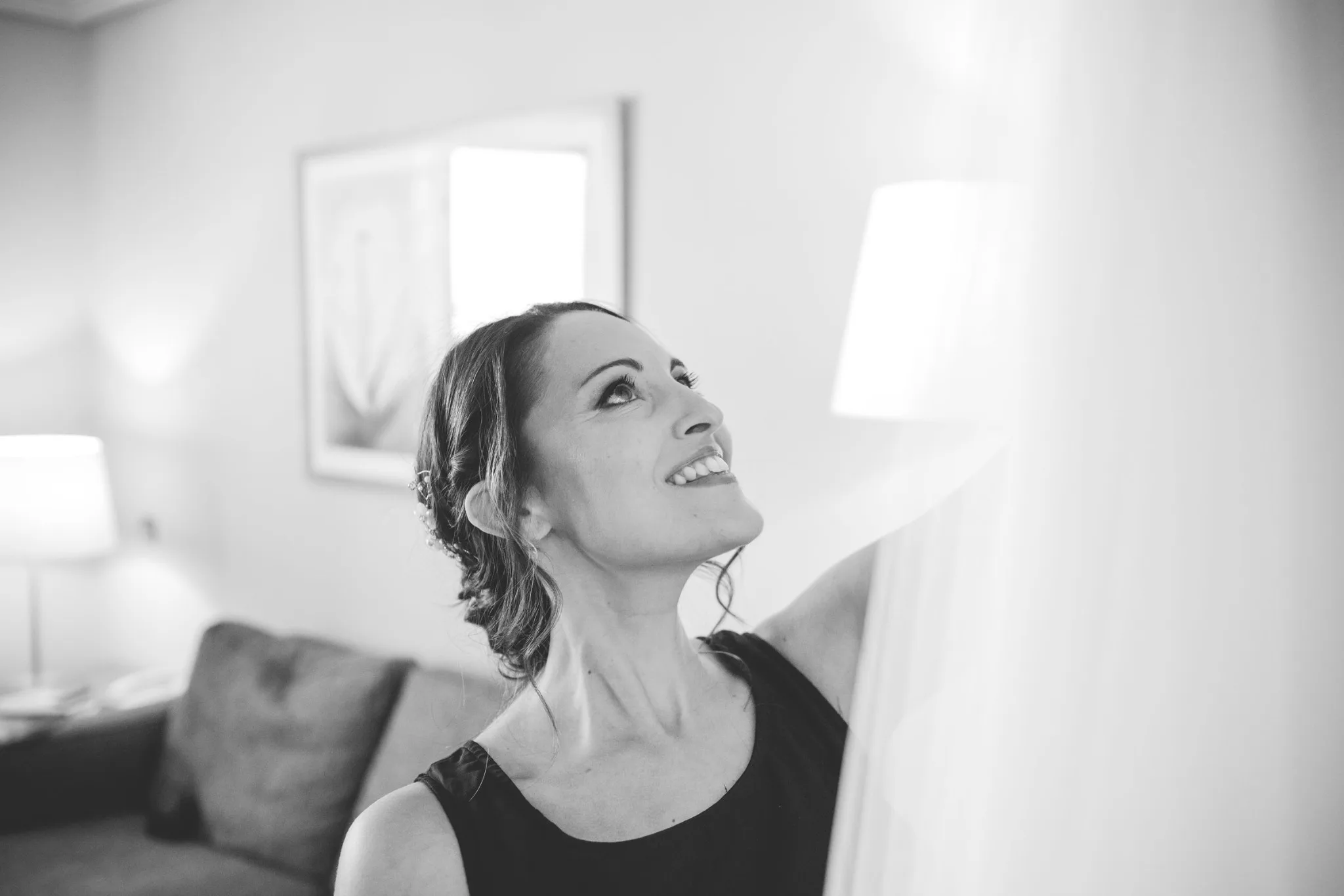 Retrato en blanco y negro de la novia durante una boda en Valquijancho.