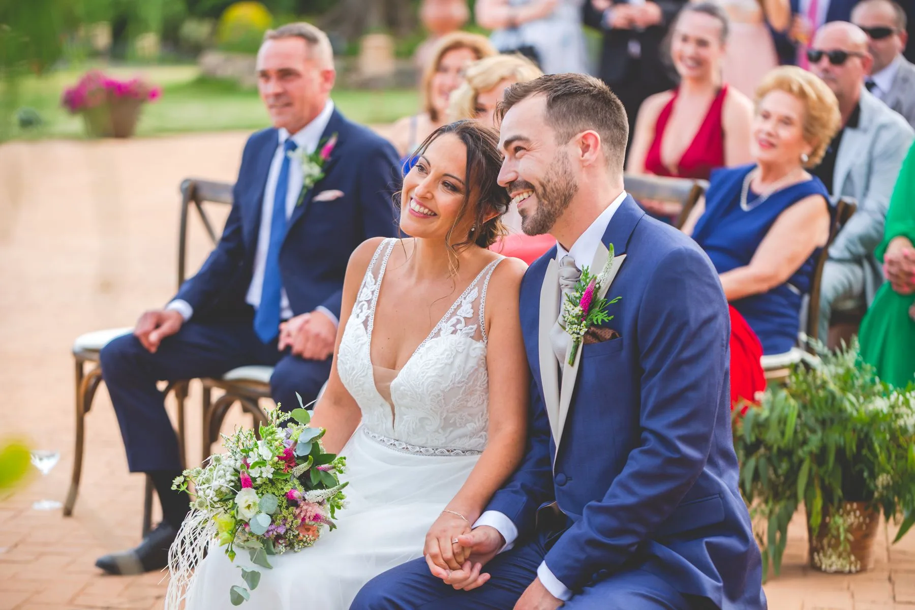 Novios emocionados durante la ceremonia durante una boda en Valquijancho.
