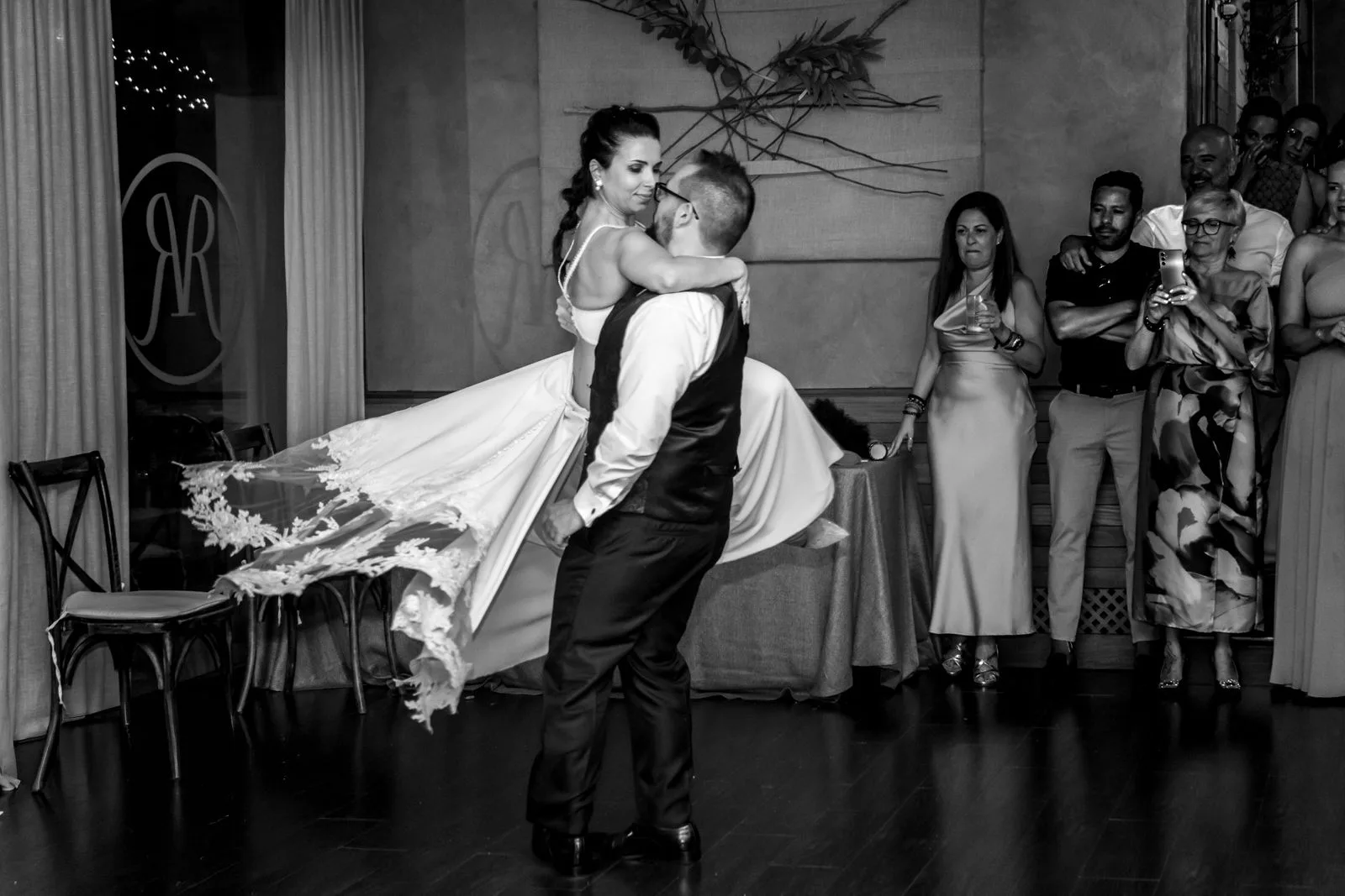 Primer baile de los novios durante una boda en Valquijancho.